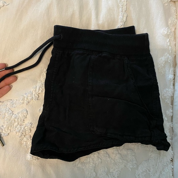 aritzia/community sweat shorts / cargo shirts 🖤 - Picture 3 of 3